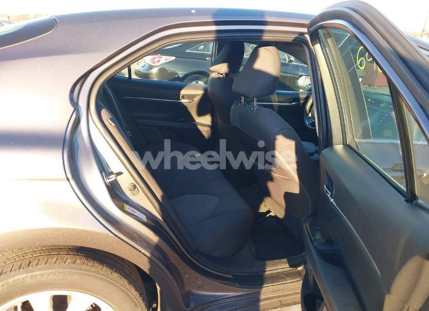 Photo 8 of 2018 Toyota Camry LE (VIN 4T1B11HK9JU119186)