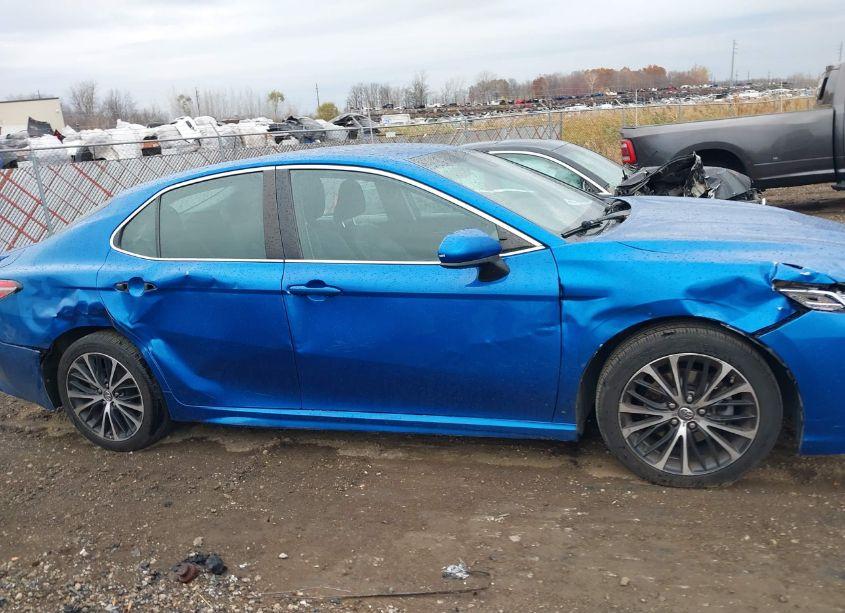 Photo 12 of 2018 Toyota Camry SE (VIN 4T1B11HK9JU129314)