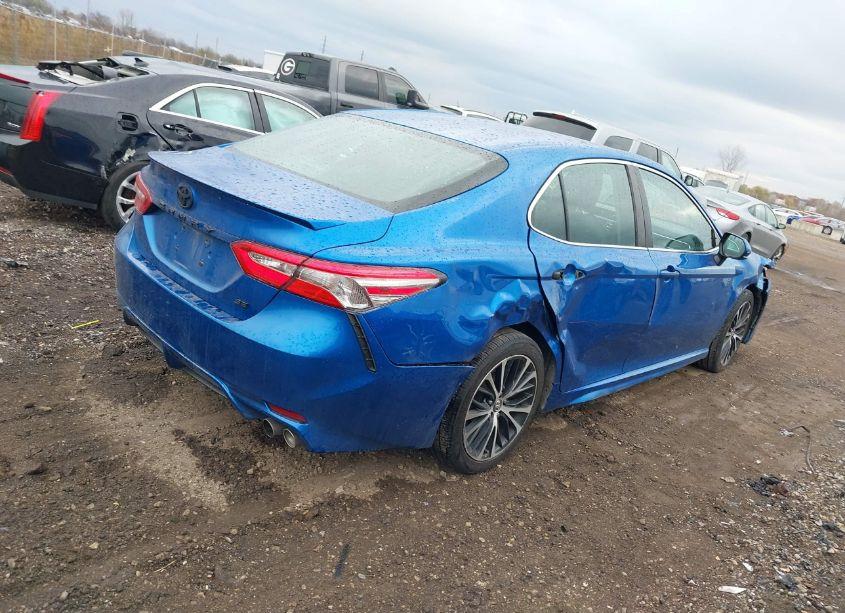 Photo 4 of 2018 Toyota Camry SE (VIN 4T1B11HK9JU129314)
