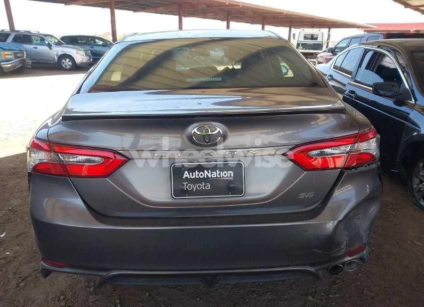 Photo 17 of 2018 Toyota Camry SE (VIN 4T1B11HK9JU133329)