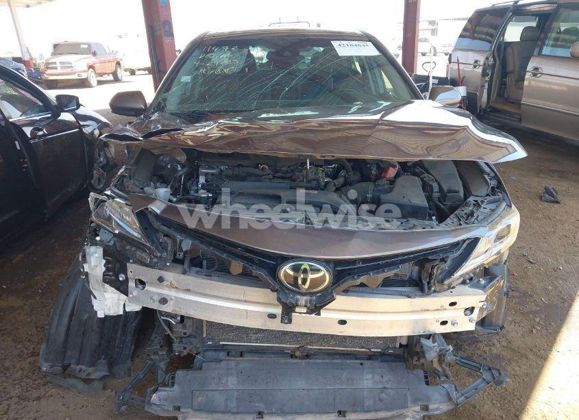 Photo 6 of 2018 Toyota Camry SE (VIN 4T1B11HK9JU133329)