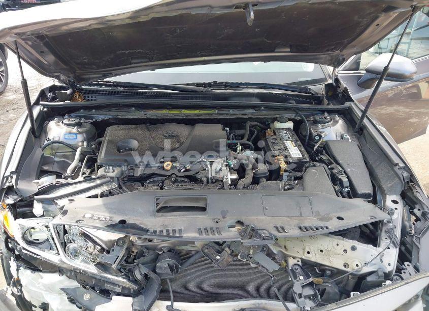 Photo 10 of 2018 Toyota Camry LE (VIN 4T1B11HK9JU138482)