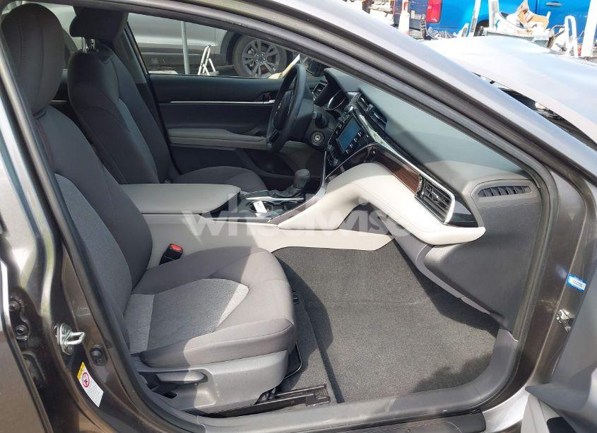 Photo 5 of 2018 Toyota Camry LE (VIN 4T1B11HK9JU138482)