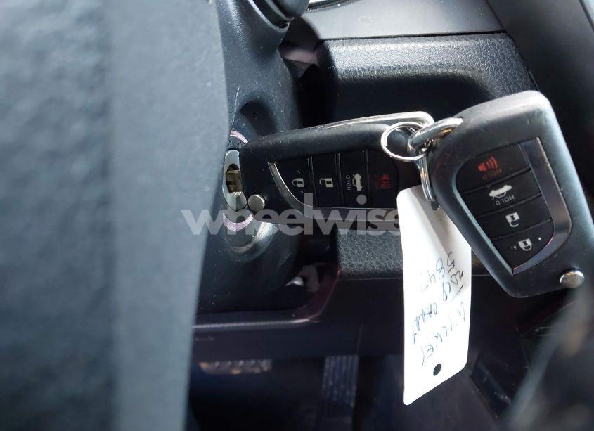 Photo 11 of 2018 Toyota Camry SE (VIN 4T1B11HK9JU143732)