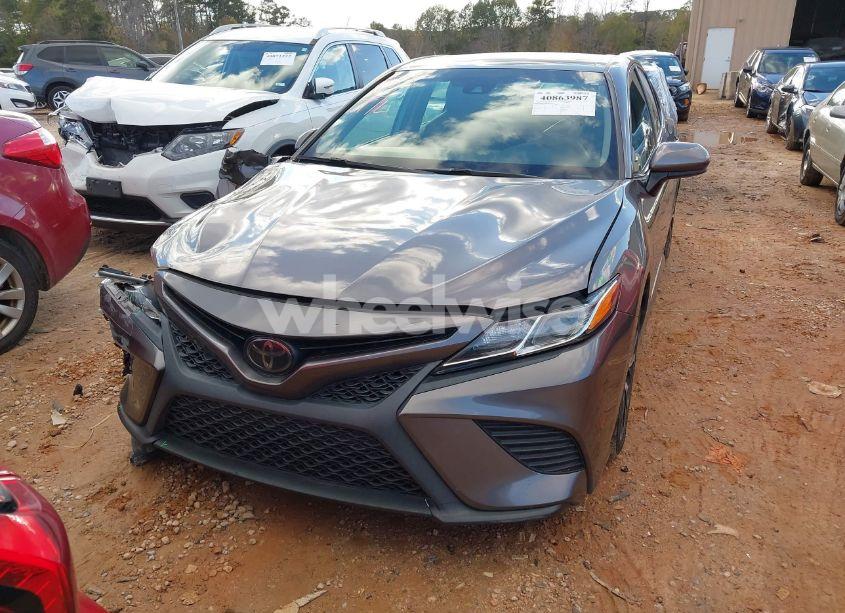 Photo 12 of 2018 Toyota Camry SE (VIN 4T1B11HK9JU143732)