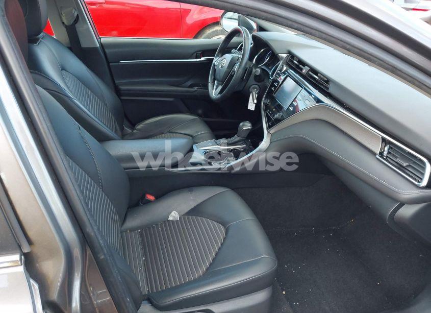 Photo 5 of 2018 Toyota Camry SE (VIN 4T1B11HK9JU143732)