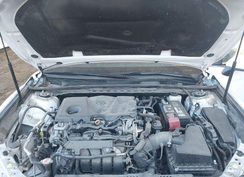 Photo 10 of 2018 Toyota Camry SE (VIN 4T1B11HK9JU145741)