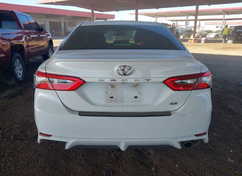 Photo 17 of 2018 Toyota Camry SE (VIN 4T1B11HK9JU145741)