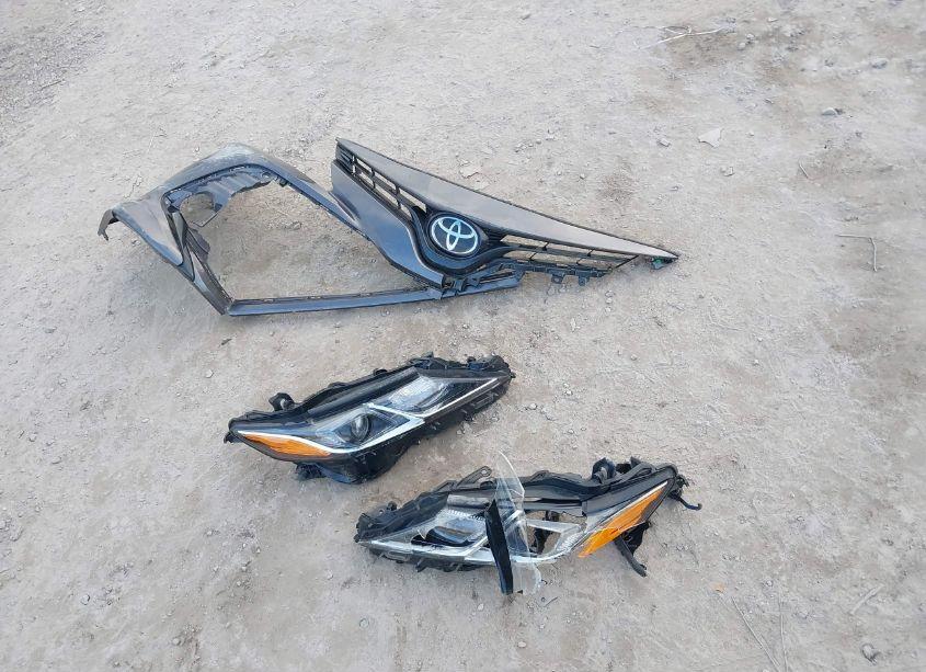 Photo 12 of 2018 Toyota Camry LE (VIN 4T1B11HK9JU149207)