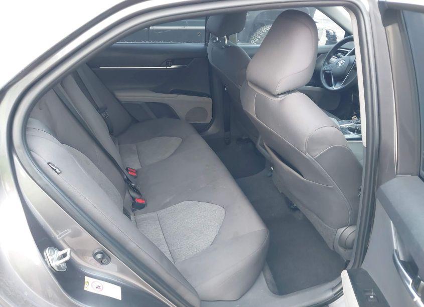 Photo 8 of 2018 Toyota Camry LE (VIN 4T1B11HK9JU149207)