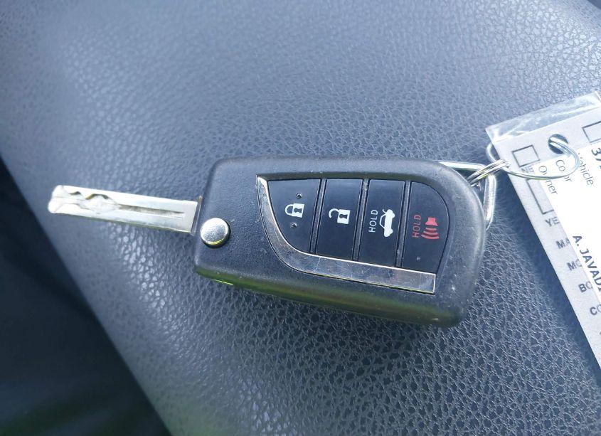 Photo 11 of 2018 Toyota Camry LE (VIN 4T1B11HK9JU509382)