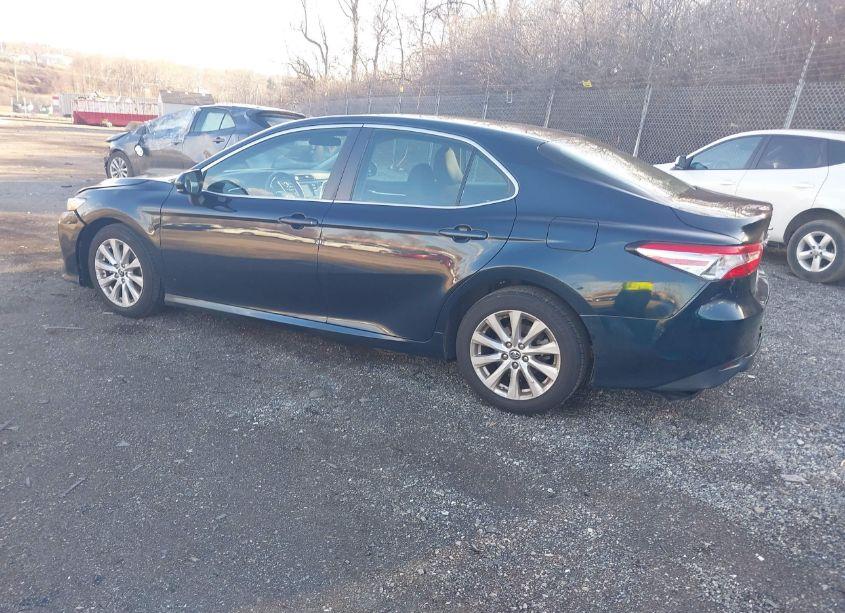 Photo 3 of 2018 Toyota Camry LE (VIN 4T1B11HK9JU509382)