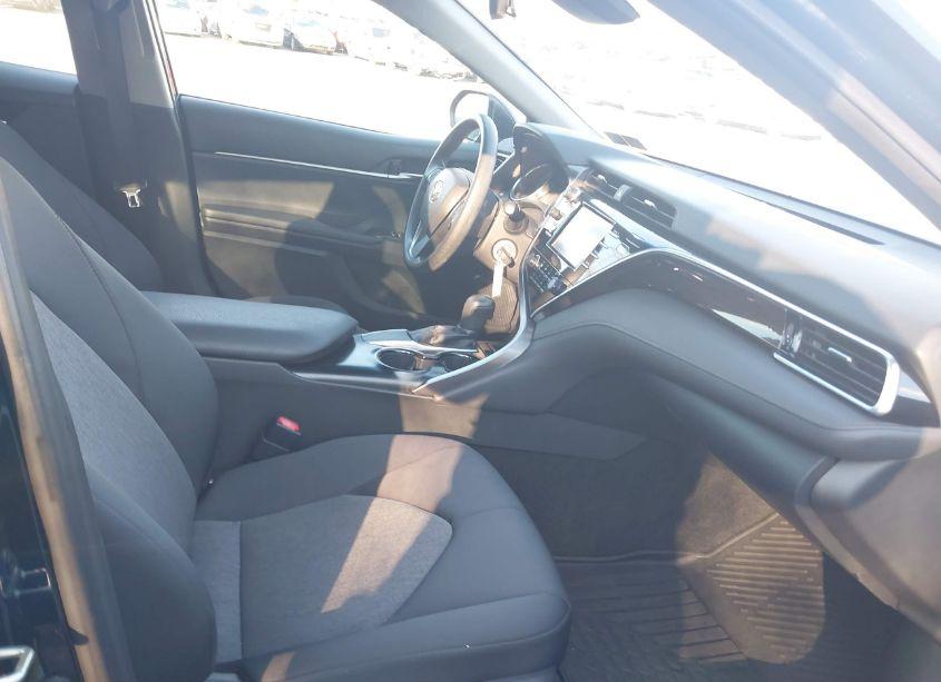 Photo 5 of 2018 Toyota Camry LE (VIN 4T1B11HK9JU509382)