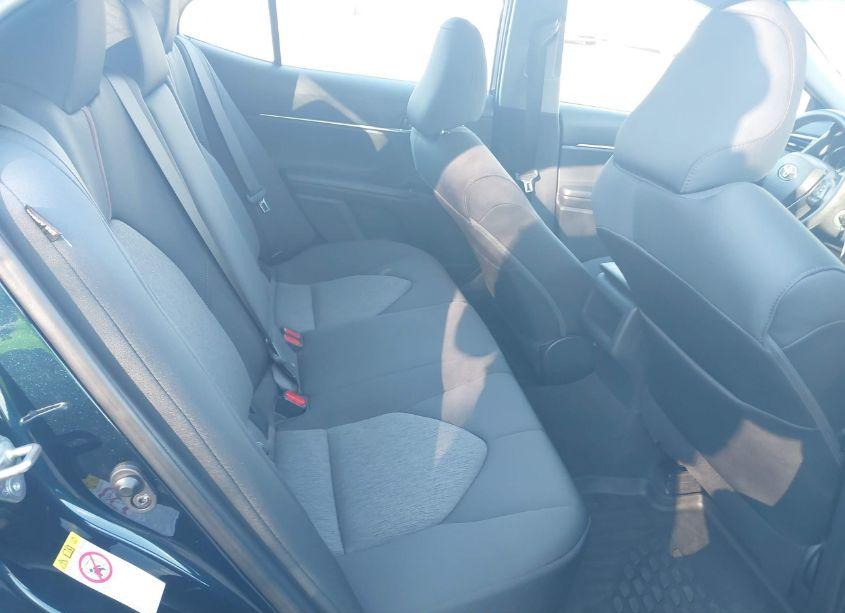 Photo 8 of 2018 Toyota Camry LE (VIN 4T1B11HK9JU509382)