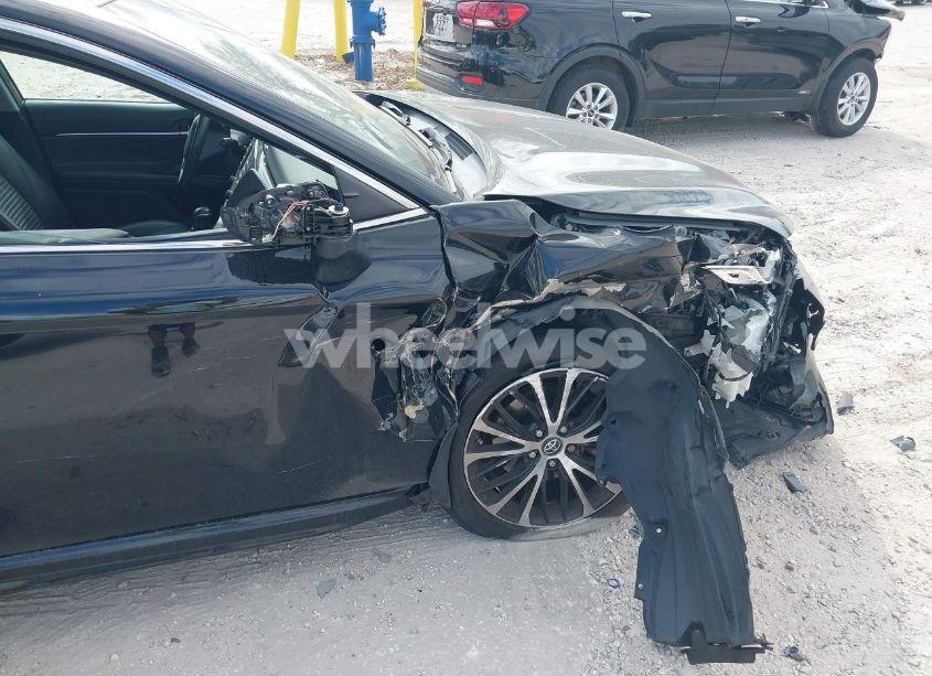 Photo 17 of 2018 Toyota Camry SE (VIN 4T1B11HK9JU525470)