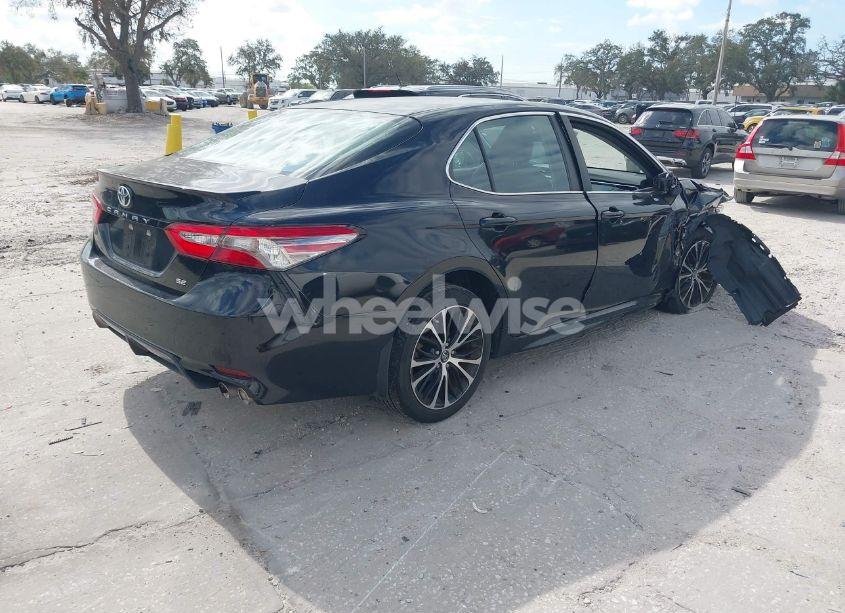Photo 4 of 2018 Toyota Camry SE (VIN 4T1B11HK9JU525470)