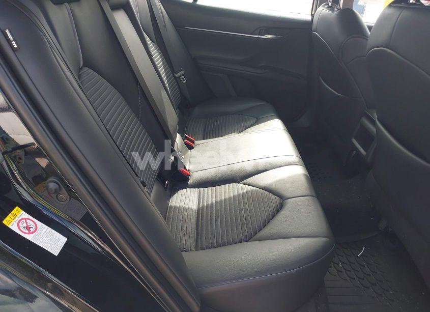 Photo 8 of 2018 Toyota Camry SE (VIN 4T1B11HK9JU525470)