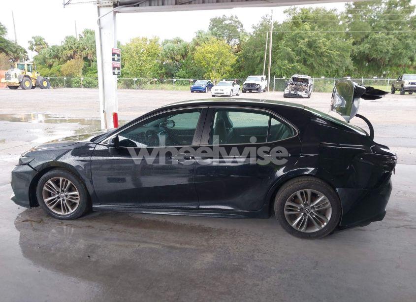 Photo 15 of 2018 Toyota Camry SE (VIN 4T1B11HK9JU537571)