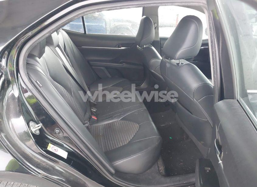 Photo 8 of 2018 Toyota Camry SE (VIN 4T1B11HK9JU537571)