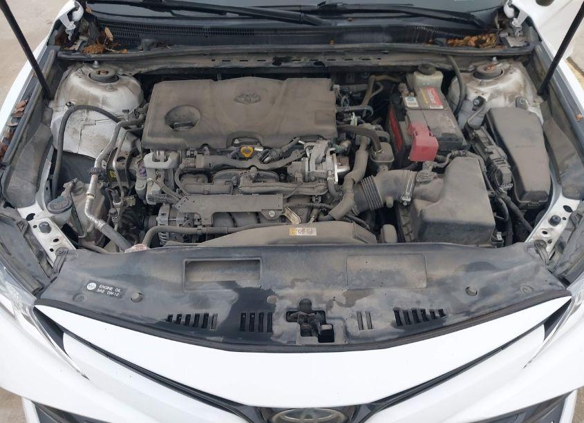 Photo 10 of 2018 Toyota Camry LE (VIN 4T1B11HK9JU544309)