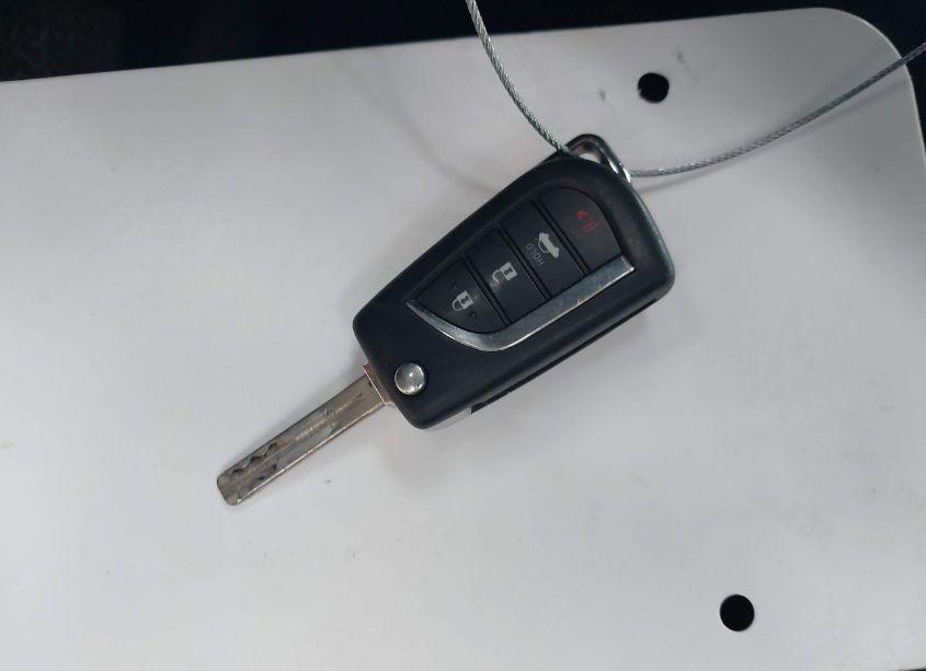 Photo 11 of 2018 Toyota Camry LE (VIN 4T1B11HK9JU544309)