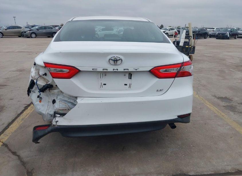 Photo 16 of 2018 Toyota Camry LE (VIN 4T1B11HK9JU544309)