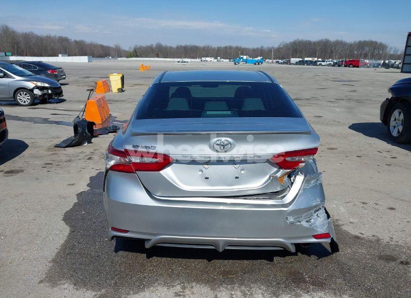 Photo 16 of 2018 Toyota Camry SE (VIN 4T1B11HK9JU553348)