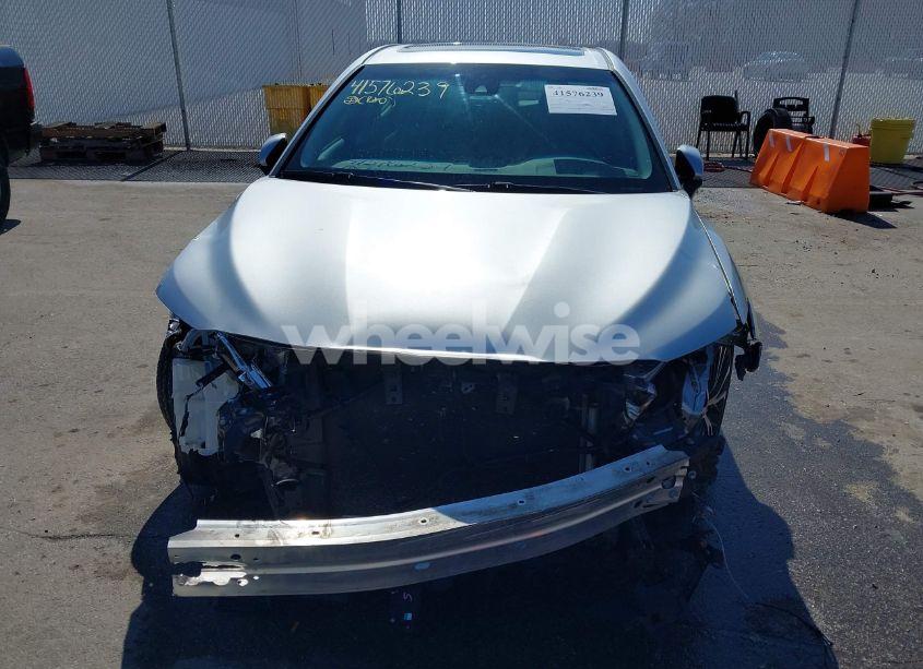 Photo 6 of 2018 Toyota Camry SE (VIN 4T1B11HK9JU553348)