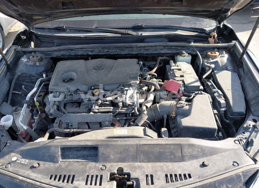 Photo 10 of 2018 Toyota Camry LE (VIN 4T1B11HK9JU576063)