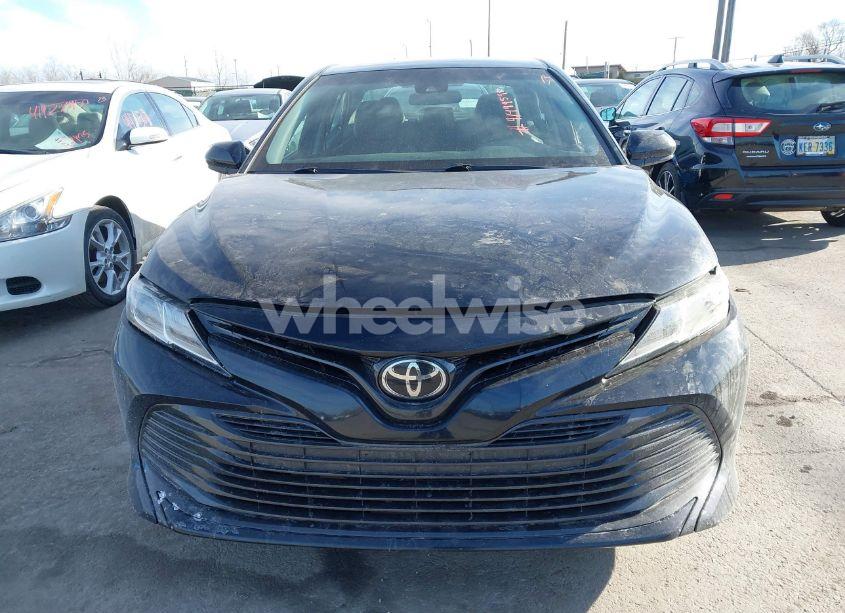Photo 12 of 2018 Toyota Camry LE (VIN 4T1B11HK9JU576063)