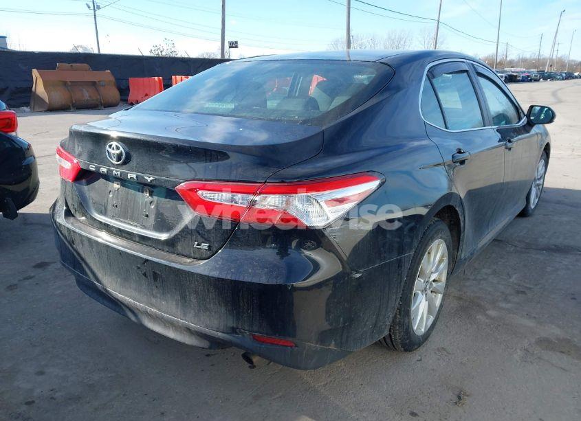 Photo 4 of 2018 Toyota Camry LE (VIN 4T1B11HK9JU576063)