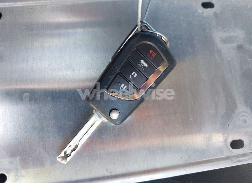 Photo 11 of 2018 Toyota Camry SE (VIN 4T1B11HK9JU583160)