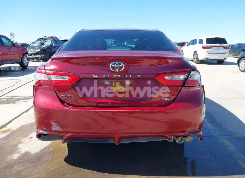 Photo 17 of 2018 Toyota Camry SE (VIN 4T1B11HK9JU583160)