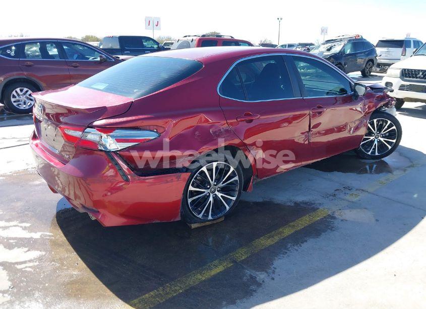 Photo 4 of 2018 Toyota Camry SE (VIN 4T1B11HK9JU583160)
