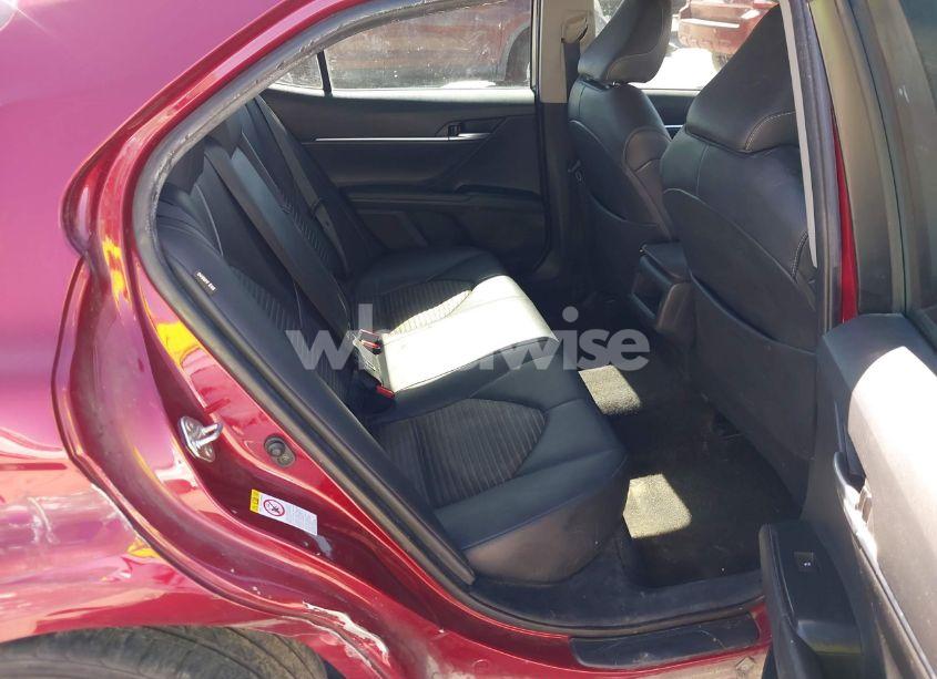 Photo 8 of 2018 Toyota Camry SE (VIN 4T1B11HK9JU583160)