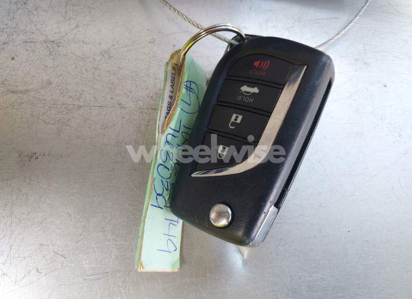 Photo 11 of 2018 Toyota Camry SE (VIN 4T1B11HK9JU589749)