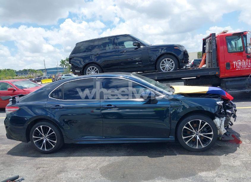 Photo 13 of 2018 Toyota Camry SE (VIN 4T1B11HK9JU589749)