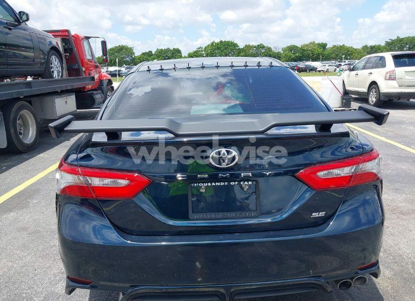 Photo 16 of 2018 Toyota Camry SE (VIN 4T1B11HK9JU589749)