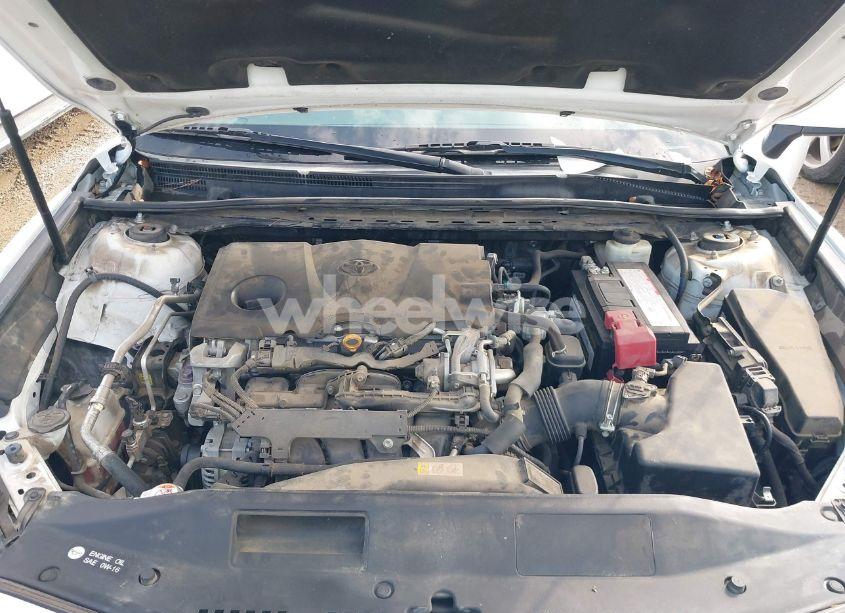 Photo 10 of 2018 Toyota Camry SE (VIN 4T1B11HK9JU591372)