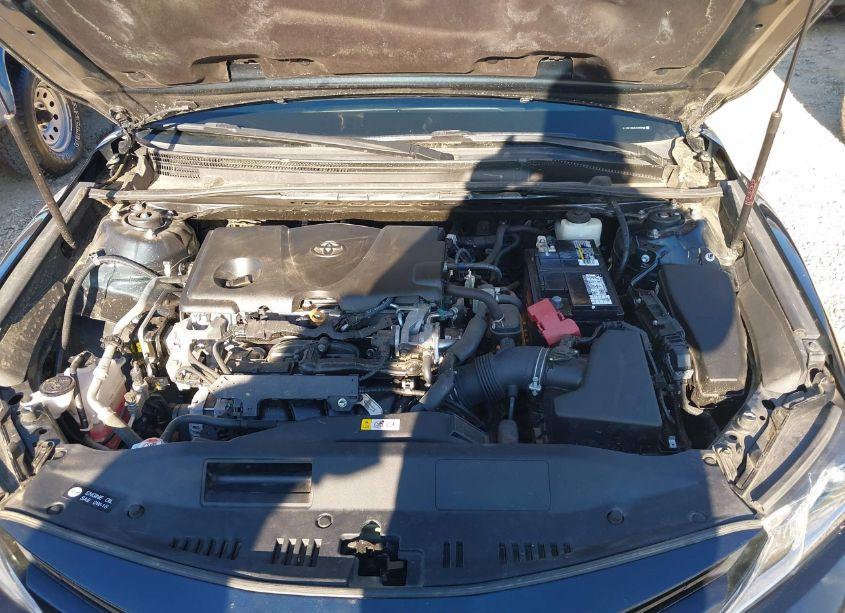 Photo 10 of 2018 Toyota Camry LE (VIN 4T1B11HK9JU599259)