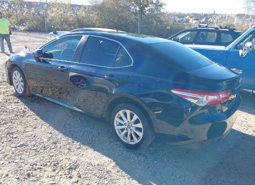 Photo 3 of 2018 Toyota Camry LE (VIN 4T1B11HK9JU599259)