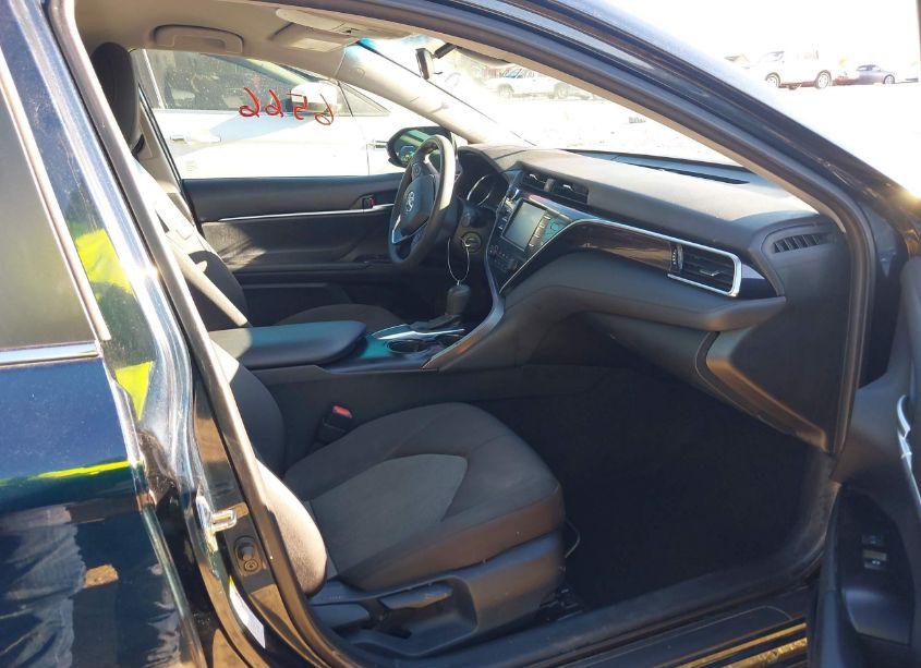 Photo 5 of 2018 Toyota Camry LE (VIN 4T1B11HK9JU599259)