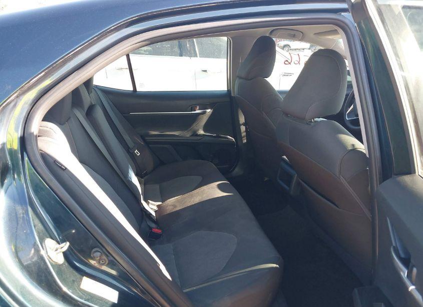 Photo 8 of 2018 Toyota Camry LE (VIN 4T1B11HK9JU599259)