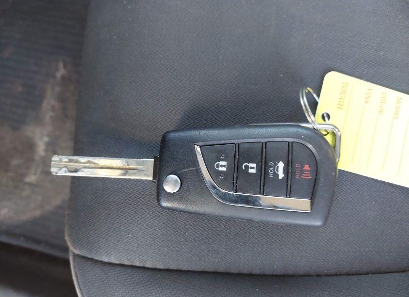 Photo 11 of 2018 Toyota Camry LE (VIN 4T1B11HK9JU603536)