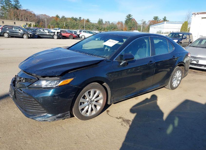 Photo 2 of 2018 Toyota Camry LE (VIN 4T1B11HK9JU603536)