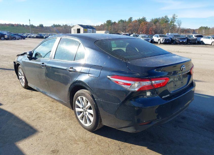 Photo 3 of 2018 Toyota Camry LE (VIN 4T1B11HK9JU603536)