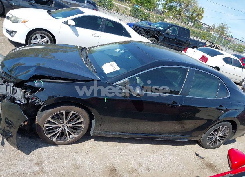 Photo 14 of 2018 Toyota Camry SE (VIN 4T1B11HK9JU606226)