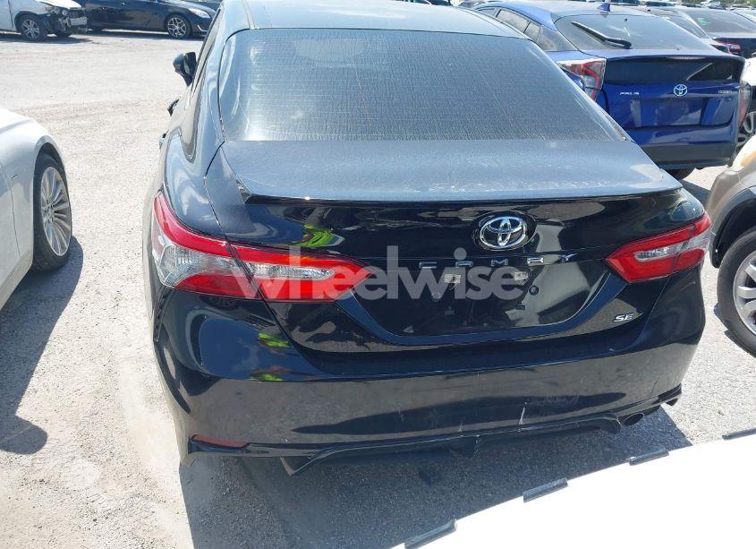 Photo 16 of 2018 Toyota Camry SE (VIN 4T1B11HK9JU606226)