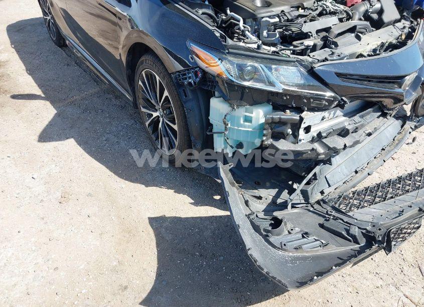Photo 6 of 2018 Toyota Camry SE (VIN 4T1B11HK9JU606226)