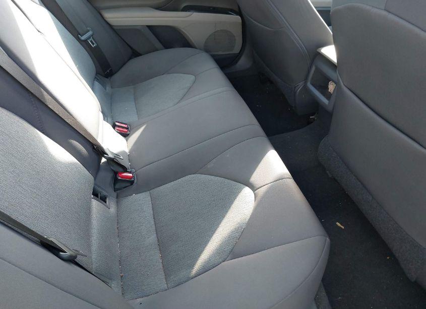 Photo 8 of 2018 Toyota Camry LE (VIN 4T1B11HK9JU607523)